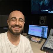 Profesor titulado en postproducción de audio para cine y música.